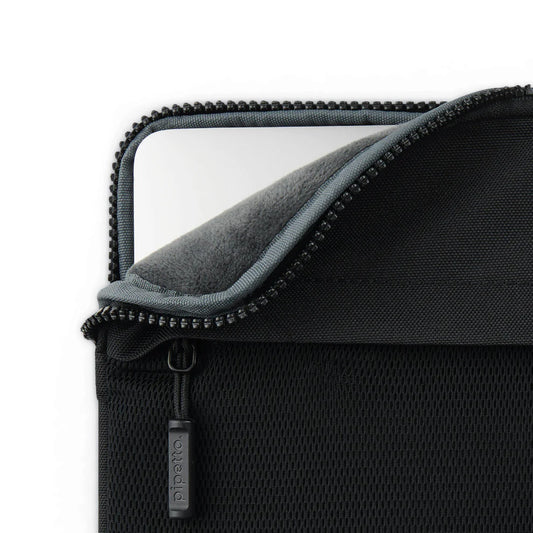 Pipetto MacBook Pro 16/Air 15 Expand Sleeve - Black