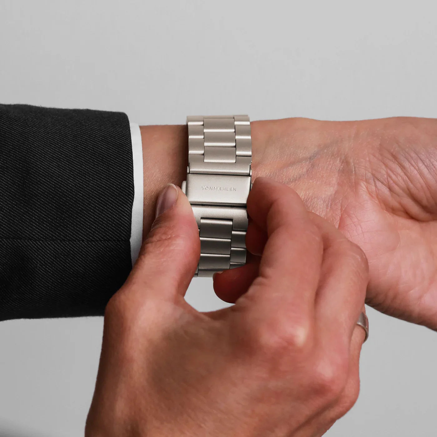 Vonmahlen Link Bracelet 2 40 | 41 | 42Mm One Size Champagne