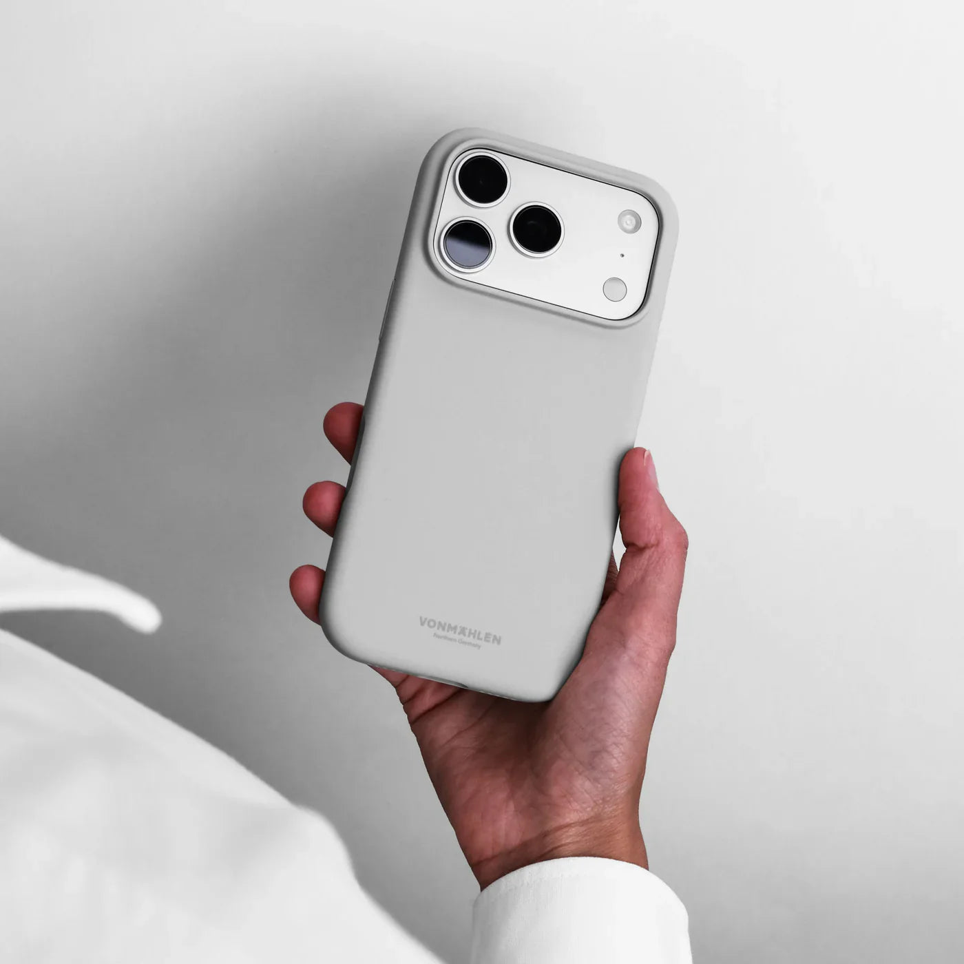 Vonmahlen Soft Silicone Case Iphone 17 Pro Light Gray