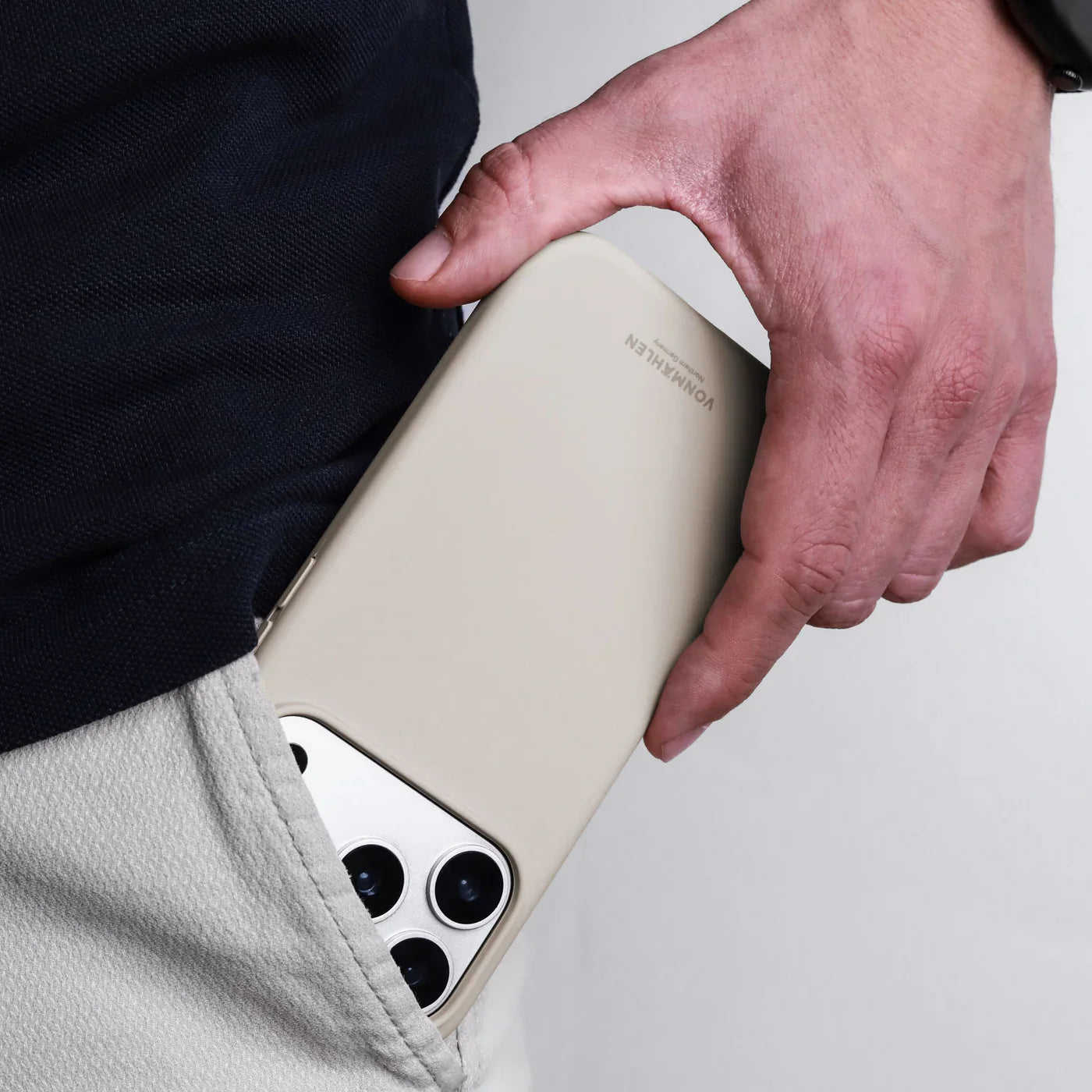 Vonmahlen Soft Silicone Case Iphone 17 Pro Cream