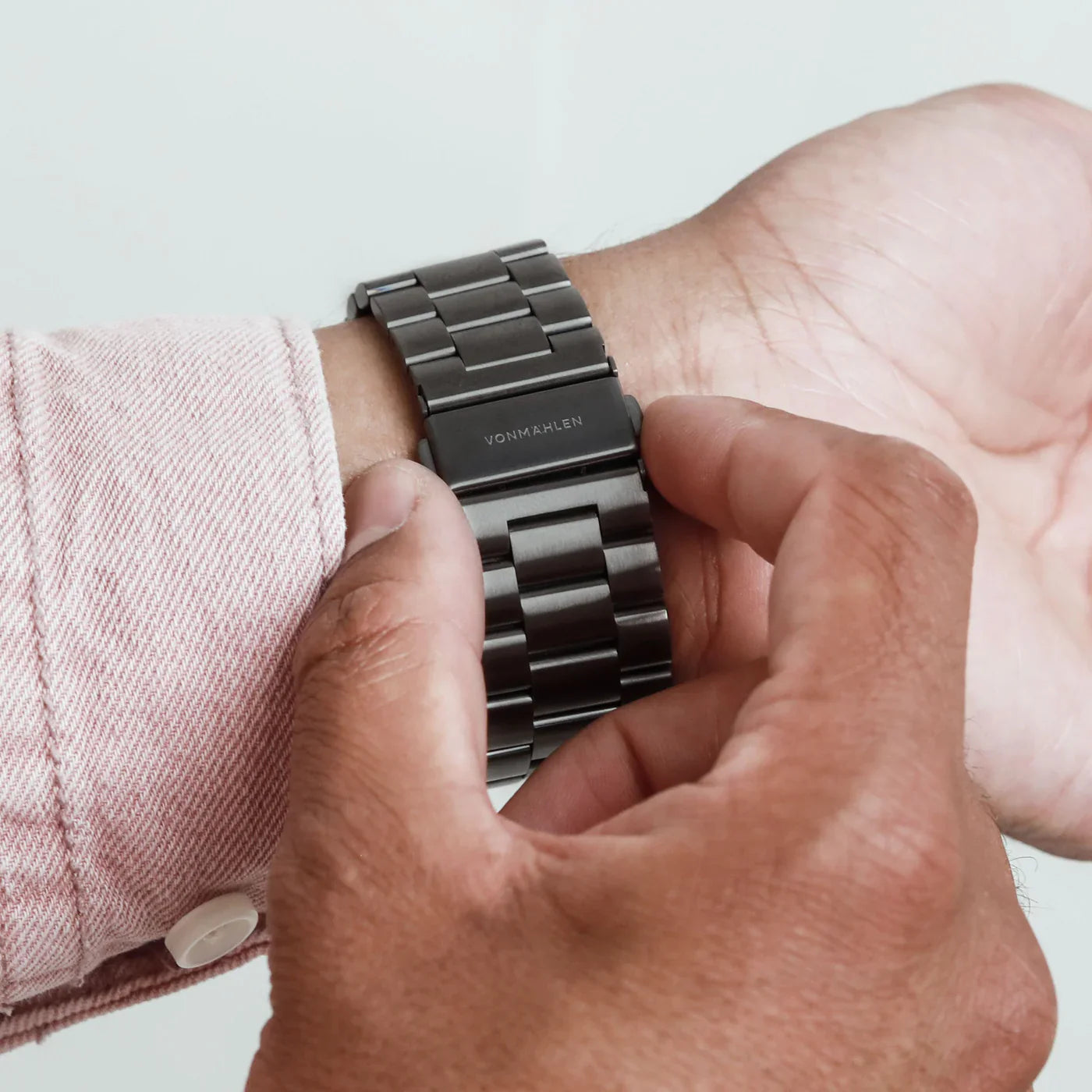 Vonmahlen Link Bracelet 2 44 | 45 | 46 | 49Mm One Size Granite Gray