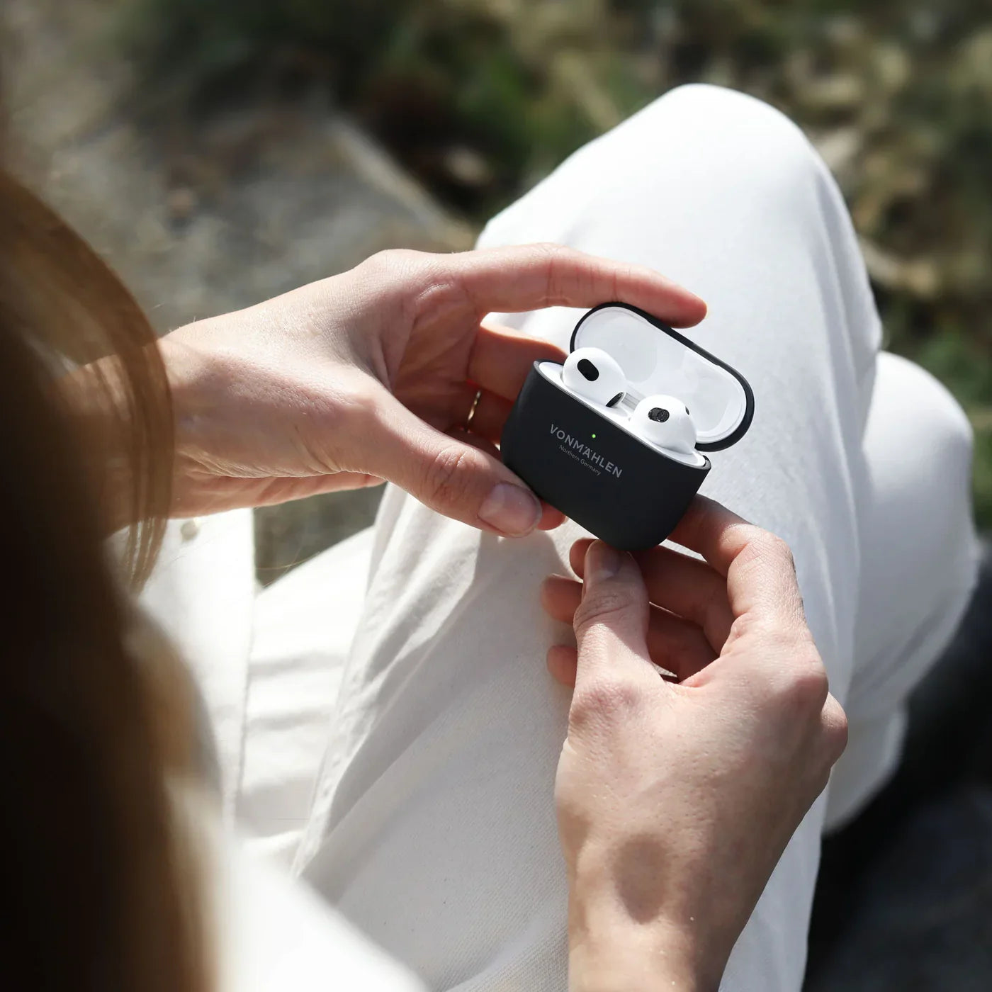Vonmahlen Thin Case For Airpods Pro 3Rd Gen. Black