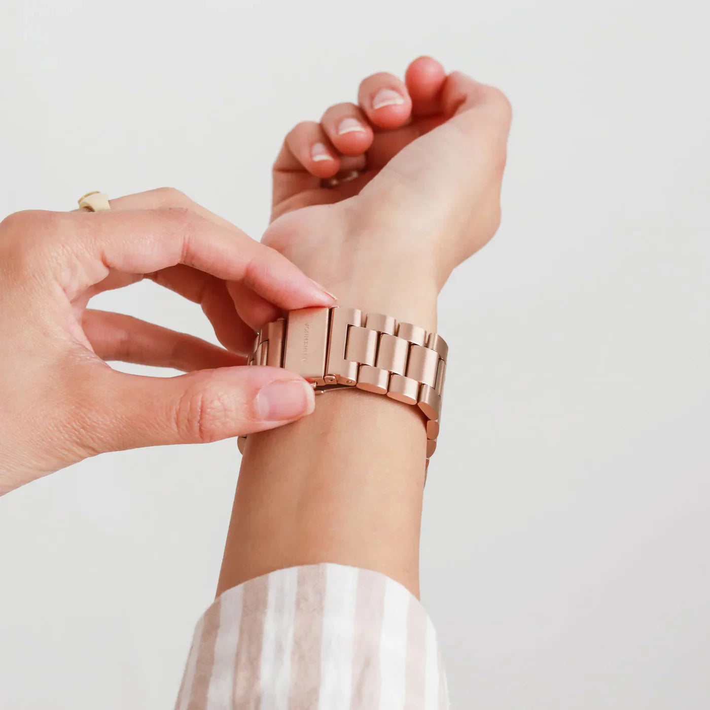 Vonmahlen Link Bracelet 2 40 | 41 | 42Mm One Size Rose Gold