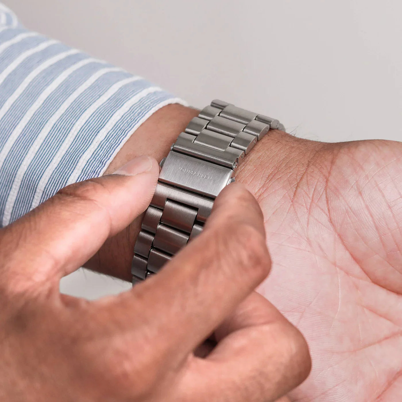 Vonmahlen Link Bracelet 2 44 | 45 | 46 | 49Mm One Size Silver
