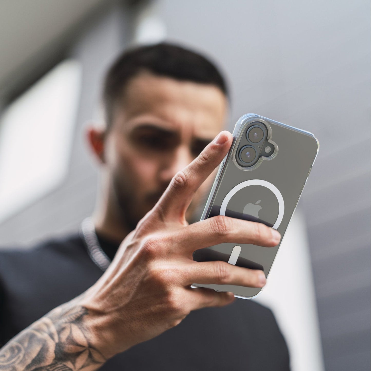 حافظة هاي فن لوكد الكريستالية الشفافة ماغسيف لهاتف آيفون 16، 6.1 بوصة - تقنية مقاومة للاصفرار، شفافة