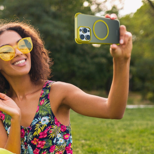 حافظة هاي فن هيوز بامبر ماغسيف صفراء، لهاتف آيفون 16 برو، 6.3 بوصة