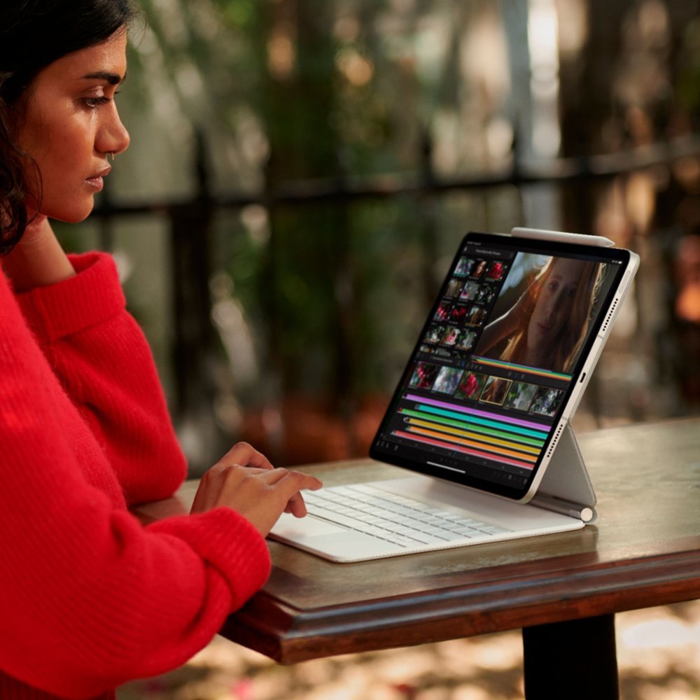 12.9-inch iPad Pro (5th Gen) Wi-Fi + Cellular 1TB Silver