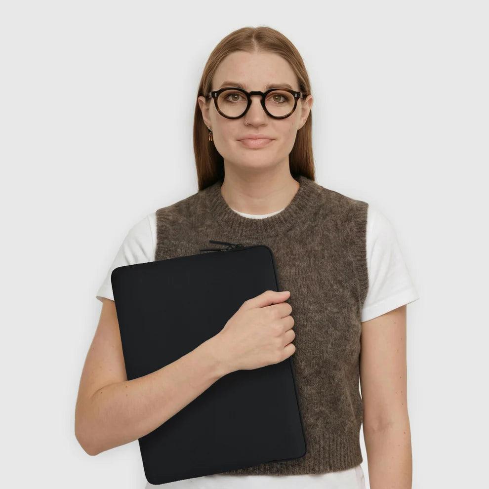 Pipetto MacBook Pro 16  Classic Fit Sleeve - Black