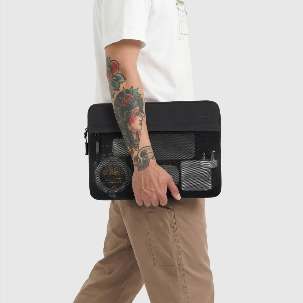 Pipetto MacBook Pro 16/Air 15  Expand Sleeve - Black