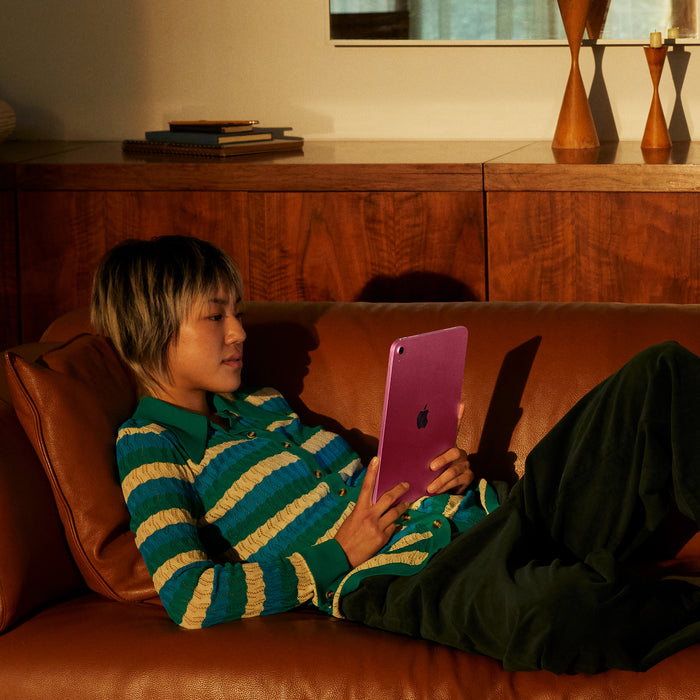 iPad_A16_Cellular_Pink_PDP_Image_Position_6__en-AE