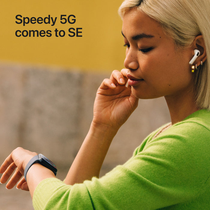 Apple_Watch_SE_3_40mm_LTE_Starlight_Aluminum_Sport_Band_Starlight_PDP_Image_Position_4__en-AE