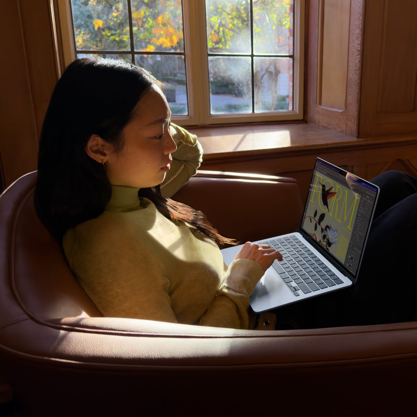 MacBook_Air_13-in_M5_Sky_Blue_PDP_Image_Position_7__en-ME