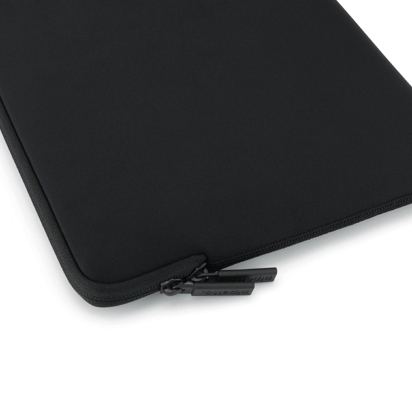 Pipetto MacBook 13/14 Classic Fit Sleeve - Black