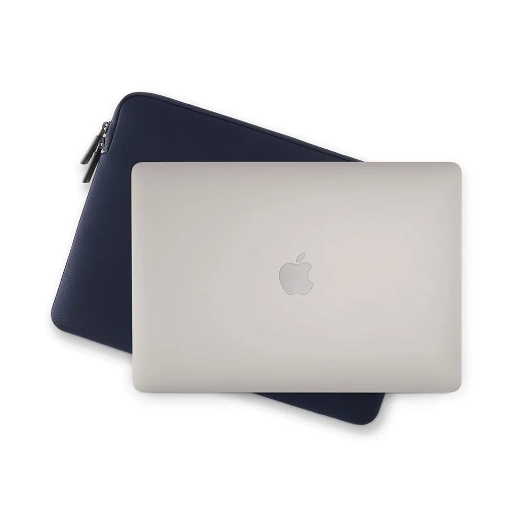 Pipetto MacBook Neo 13 (A18 Pro)  Classic Fit Sleeve - Dark Blue