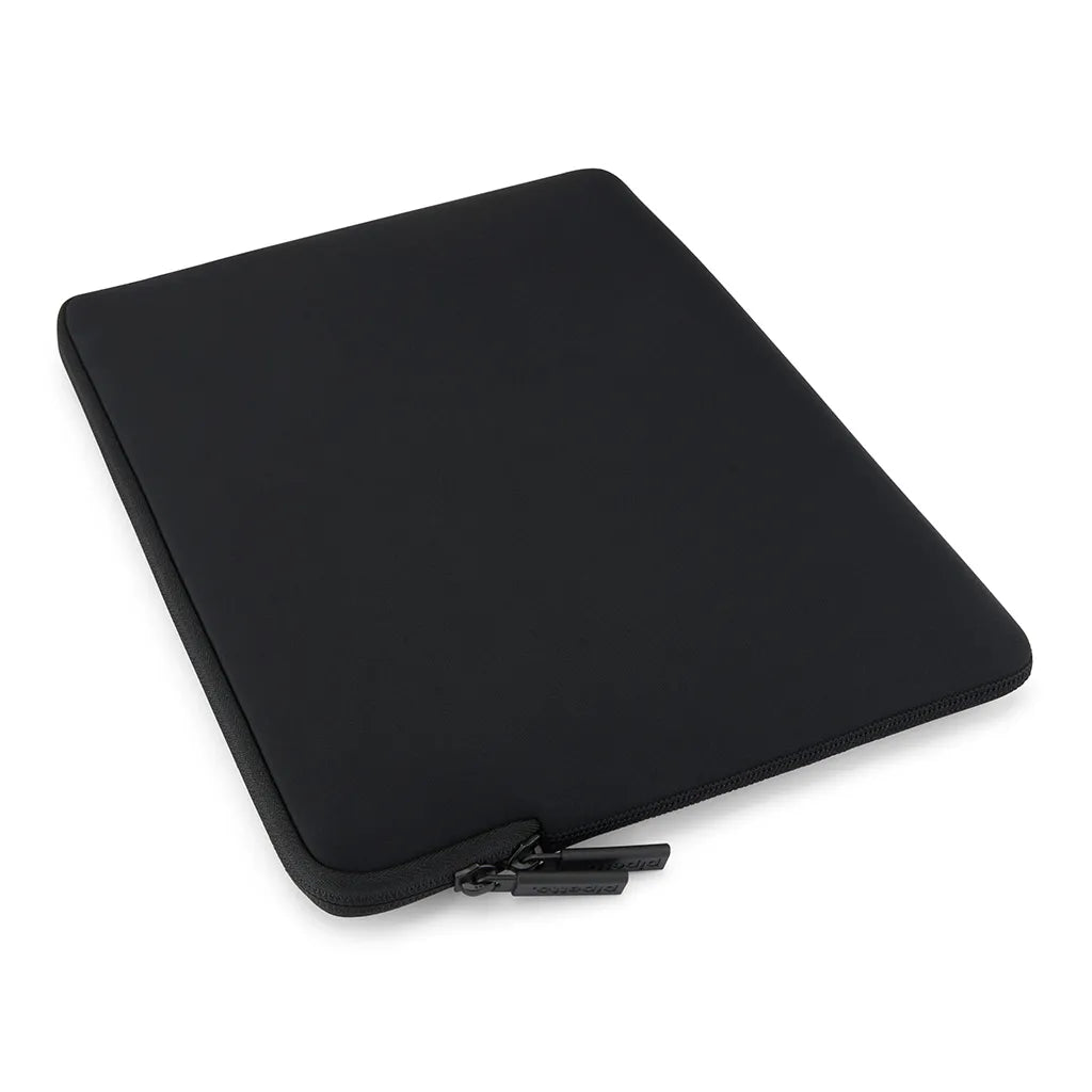 Pipetto MacBook Neo 13 (A18 Pro)  Classic Fit Sleeve - Black
