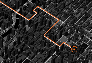 خريطة تعرض طريقاً بارزاً وسط بيئة مدينة كثيفة السكان، وتُظهر إمكانات الدقة في نظام GPS‏